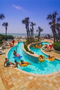 Bazén v ubytování Coral Beach Resort nebo v jeho okolí