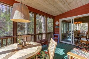Foto sihtkohas Ellijay asuva majutusasutuse Creek Haven galeriist