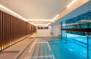 สระว่ายน้ำที่อยู่ใกล้ ๆ หรือใน Le Massif Hotel & Lodge Courmayeur The Leading Hotels of the World
