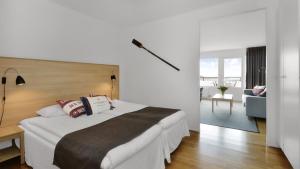 Letto o letti in una camera di Strand Hotell Borgholm