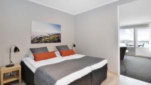 Letto o letti in una camera di Strand Hotell Borgholm