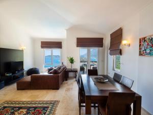 Χώρος καθιστικού στο Hideaway Penthouse Apartment