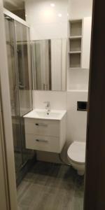 Kúpeľňa v ubytovaní Center Warsaw - Apartament Jana Pawła + 29 fotografií