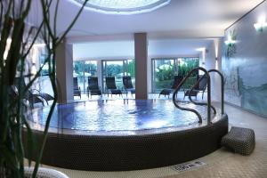 Basen w obiekcie Dei Hotel Schönblick lub w pobliżu