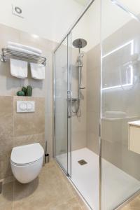 Ένα μπάνιο στο Hotel Mondo
