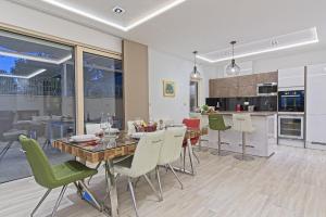 Kuchyň nebo kuchyňský kout v ubytování Villa Ulika Makarska