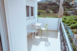 Balcone o terrazza di Sun Βy Τhe Sea 100m from the beach