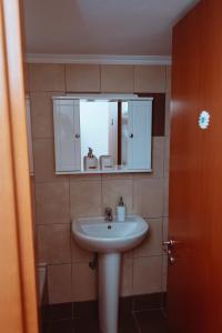 A bathroom at Sun Βy Τhe Sea 100m from the beach Még 35 kép