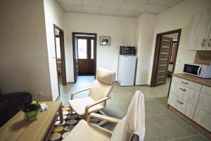 "U Čápa" Krásný apartmán v Sedleci廚房或簡易廚房