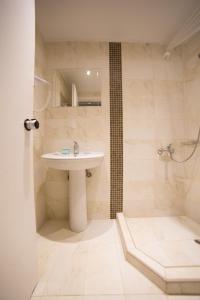 Kupatilo u objektu Nafsika Hotel Athens Centre