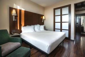 Posteľ alebo postele v izbe v ubytovaní Max Hotel Livorno
