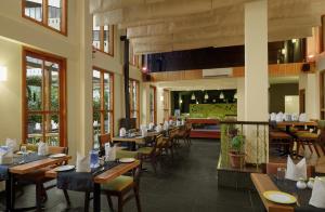 A restaurant or other place to eat at Honeymoon Inn Manali