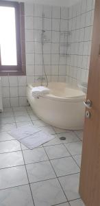Koupelna v ubytování Coroian House