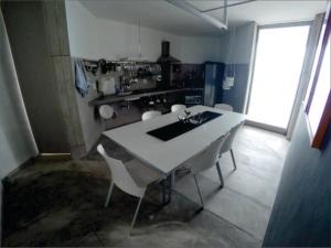 Ett kök eller pentry på Astangra Residence