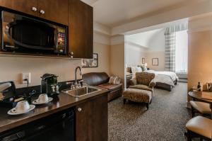 Gallery image of Le St-Martin Hotel & Suites in Laval