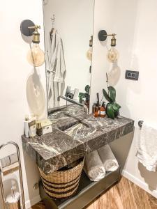 Koupelna v ubytování Contemporary apartment with amazing view of Skopje