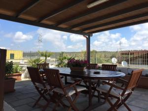 A balcony or terrace at dimora la torre