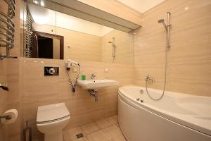 Koupelna v ubytování Inn Home Apartments - Kreshchatyk area + 60 fotografií