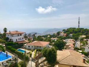 Πισίνα στο ή κοντά στο Luxury villa Investingspain with sea views, pool and jacuzzi