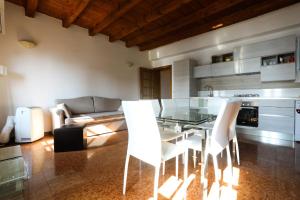 ガルダにあるWelcome Traveller MERLO NERO APARTMENTSのギャラリーの写真