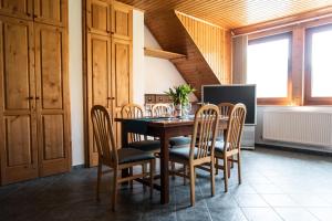 Posezení v ubytování Hetényi Apartmanház és Birtok