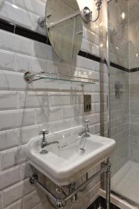 Gallery image of The Aston Tavern in Birmingham