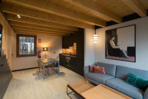 Kuchyň nebo kuchyňský kout v ubytování Apartamentos y Villas La Santilar