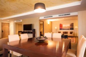 TV i/ili zabavni centar u objektu Gran Bourbon Hotel Asuncion