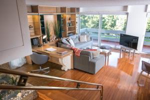 Posedenie v ubytovaní One-of-a-kind Athens Riviera Apartment