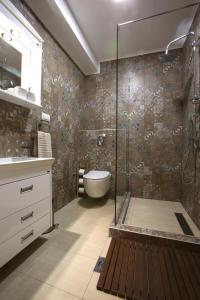 A bathroom at Mecavnik Resort