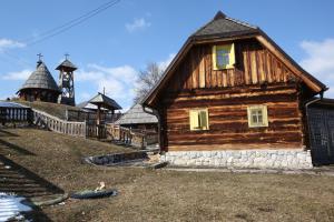 The building in which az üdülőtelepeket is located