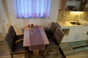 Kuchyňa alebo kuchynka v ubytovaní Veritas Apartments