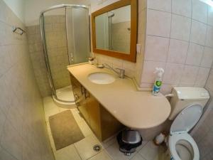 Exodus Hostel & Dive Center的一间浴室
