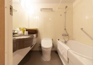 東京にあるArakawa-ku - Hotel / Vacation STAY 22245のトイレ、洗面台、浴槽を備えたバスルーム