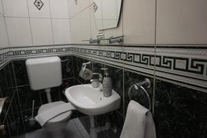 Koupelna v ubytování Deluxe Apartman Pervan