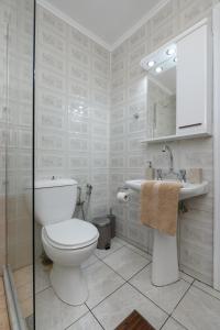 Ванная комната в Kouses Estate close to Matala, Komo beach & Faistos