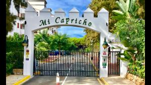 Fotografia z galérie ubytovania MI CAPRICHO A16 Beachfront Apartment v destinácii Sitio de Calahonda