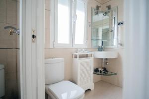 A bathroom at Heima Puerta del Sol - Plaza Santa Ana