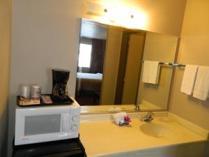 Photo de la galerie de l'établissement Travelodge by Wyndham Evanston, à Evanston