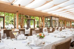 En restaurang eller annat matställe på Grand Hotel Sava Superior