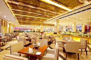 En restaurant eller et andet spisested på Empark Grand Hotel Hangzhou Bay Ningbo