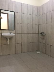 Koupelna v ubytování D'Batur Hotel