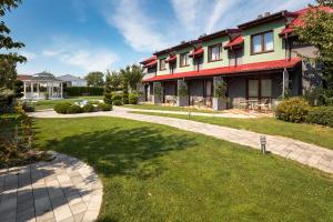 Imagen de la galería de Hotel NORD, en Mierzyn 18 fotos más