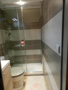 A bathroom at Gîte et Chambre D'hôte