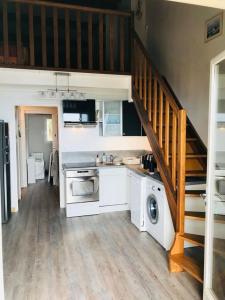 Η κουζίνα ή μικρή κουζίνα στο Appartement - Résidence Le Paradou