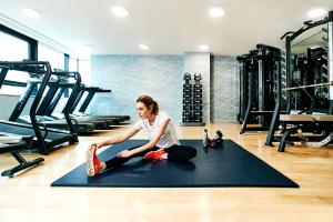 The fitness centre and/or fitness facilities at CitySuites Aparthotel