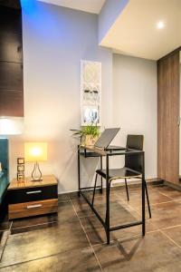 Posedenie v ubytovaní One of a kind Luxury Apartment in City Center Near HELEXPO