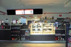 Lounge nebo bar v ubytování TOP HOTEL