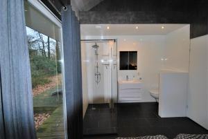 Kúpeľňa v ubytovaní Comfortabele Vrijstaande Bungalow 3
