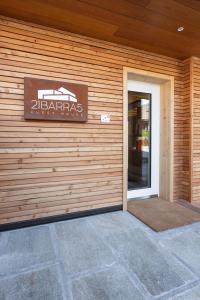 The facade or entrance of 21Barra5 Guest House